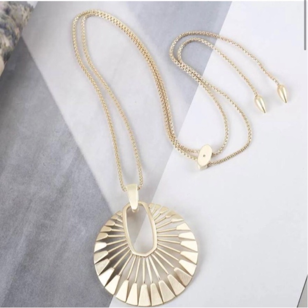 Kendra Scott Deanne long sunburst pendant necklace